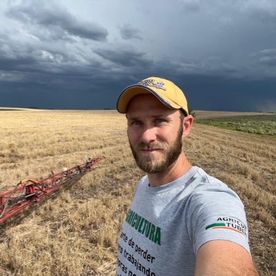 Intentando capturar y mostrar momentos de la vida de un farmer uruguayo. De rostrudo nomas. 👨🏻‍🌾🚜