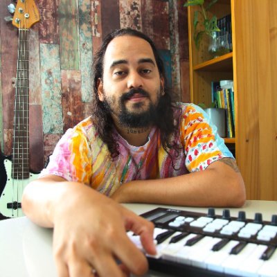 Professor e Pesquisador. Doutorando em Educação Tecnológica.
Marketing | Storytelling | IA | Educação | Música & Literatura.
https://t.co/r6suWVmJ6f