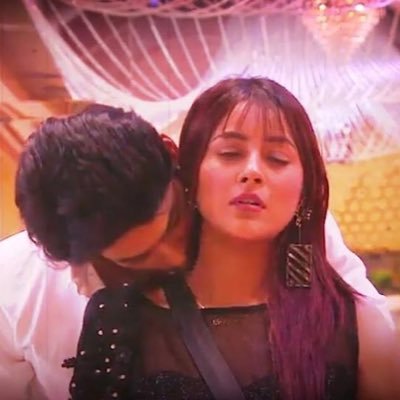 asmalalani81's profile picture. 