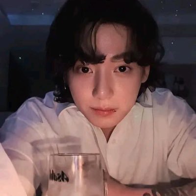 gguk_ary's profile picture. Let’s make bad decisions