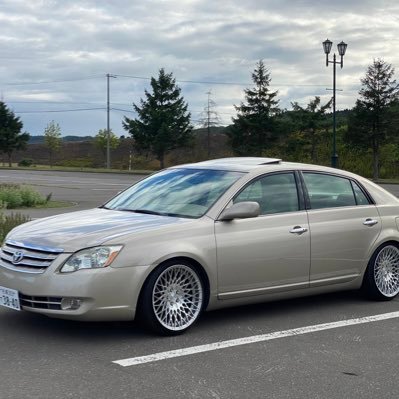 北海道札幌市　TOYOTA Avalon