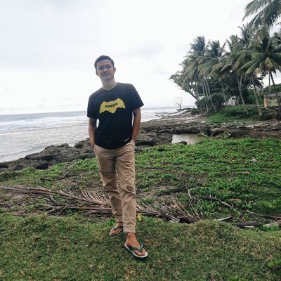 bondtsx's profile picture. Aku bukan manusia aneh. Aku adalah manusia edisi terbatas.