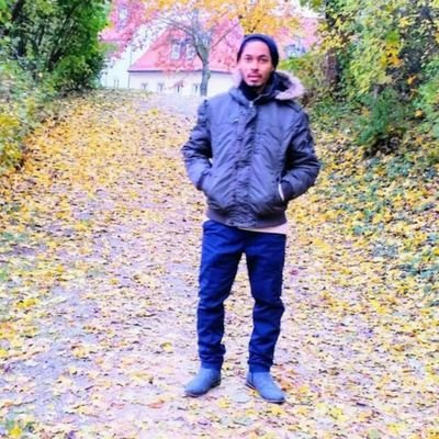 roymariscal6's profile picture. #2idioma🇩🇪🇮🇹
#defensa personal🥋👊🤼‍♂️🥋
#aventure🌏✈️🍝 ejercicio,deportista,turistiar.
my favorite sport ist football.⚽️