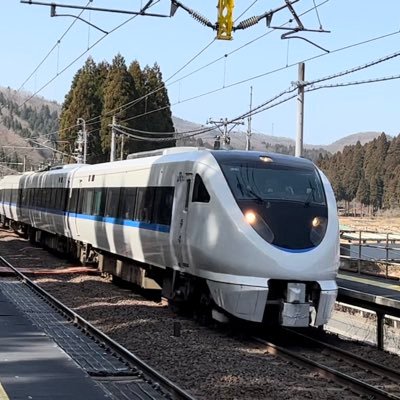 無言フォロー失礼します。京阪神地区を中心に活動！電車、アニメ、音楽好きです(たまに作曲する)アニメでは(特に京アニ好きな人) 愛車は京阪10005F 相棒→223系1001(W1)です！よろしくお願いします！ @kamekiti7020 ←メイン(電車、アニメ) @KAME1823←アニメ中心垢 @mqd6a←サブ垢