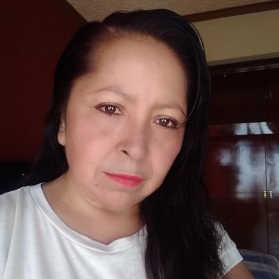 nunca olvides de dónde vienes ni tampoco a dónde vas., lo importante es dejar huellas imborrables .en tu andar 🥰😊