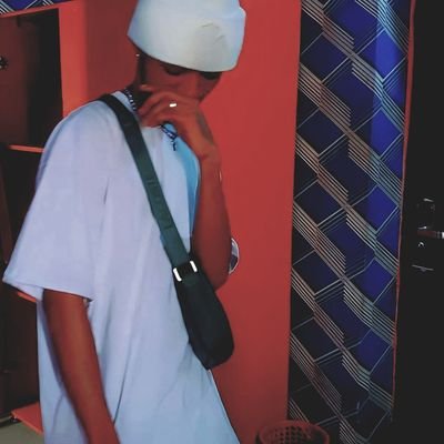 Bskiiler's profile picture. De trenches 

Felt Da safest