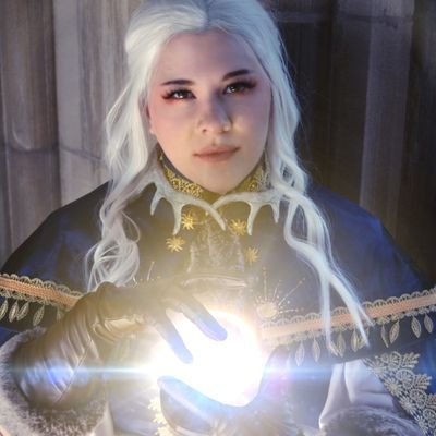 Koal | 🌱books, RenFaire and cosplay🌱 | she/they | probably a fae, local blue girl
Currently Reading: Six Crimson Cranes