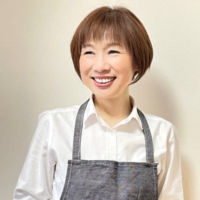 神奈川県大和市で大人女性のリラクゼーションサロン を開設しています。深眠®︎タッチセラピーは極上ドライヘッドスパ。 疲れた頭、眼精疲労、肩甲骨に◎。プラス美肌フェイシャルでリフトup☆カラーセラピスト　エンディングノートプランナー