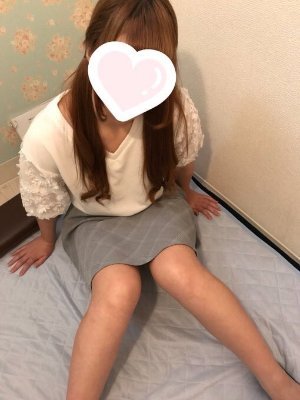 7dr49p6vvxt's profile picture. 初めてオフパコなので優しい方がいいな🤗構ってもらえなくて 拗ねてるーーーーーー！！！🤗#指舐め