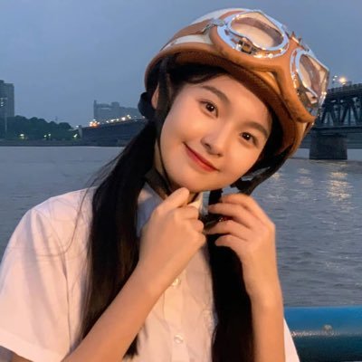 emma42180850's profile picture. 