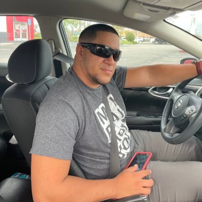 Carloz71044334's profile picture. 