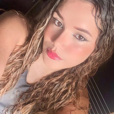 Algumas quedas servem para que levantemos mais felizes. William Shakespeare
