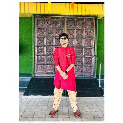 parthganatra_'s profile picture. Experiences over Things. Always!