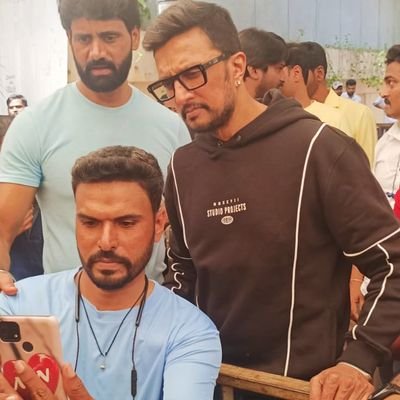 ನೆಲಮಂಗಲ ತಾಲ್ಲೂಕು ಅಭಿನಯ ಚಕ್ರವರ್ತಿ ಕಿಚ್ಚ ಸುದೀಪ್  ಸೇನಾ ಸಮಿತಿಯ ಸದಸ್ಯ....