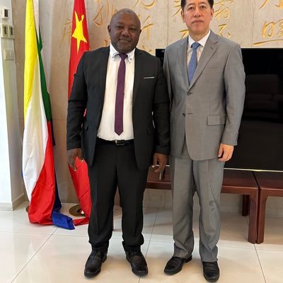 abbasse_mhadjou's profile picture. ex ministre de la sécurité intérieure de l’île de la grande Comores et ancien directeur général de l’office radio et télévision des Comores