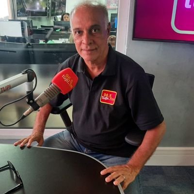 Apresentador do Bola em Jogo e Comentarista do Futebol da Super Rádio Tupi