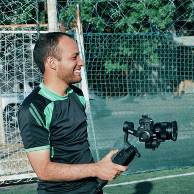 Estudiante de Artes Audiovisuales, amante del fútbol y la música.