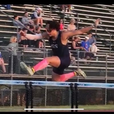 Brady_c_33's profile picture. {2025”🎓} |6’2, 180 lbs💪🏻| -60mH🎖️9th in 5a at state🎖️, 110mH, 300mH🏃- Romans 8:18.✝️