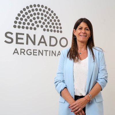 Vehemente pero no necia. Vivo sin odio. Senadora nacional. Legisladora electa de la Ciudad de Buenos Aires. Mamá de un varón.