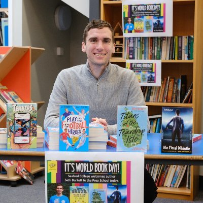 Author/ghostwriter of 21 books. Previously played football in Brazil and Sri Lanka. Now @MUFC_Futsal.