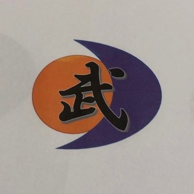 阪南市を拠点に沖縄剛柔流の普及を促す活動をしております。平日の月曜から木曜の19時以降、土曜日10時以降でマンツーマン稽古を行います。要予約。門下生は随時募集しております。