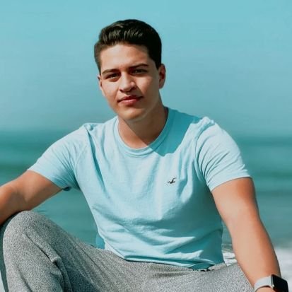 Introducing Juan, a dynamic individual with a passion for creativity and innovation. I believe that the future is made of good relationships between people.