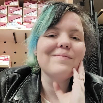 H0listic_Artist's profile picture. twitch: Locked_artist

pf: @moedxlly