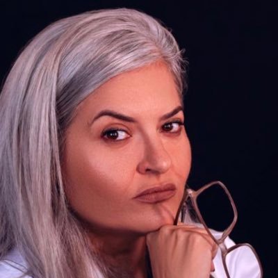 lanavalentim's profile picture. O MAIOR MAL É NÃO RECONHECER O PRÓPRIO MAL. 🇧🇷