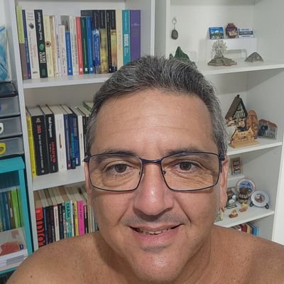 Dentista - Ortodontista - Dentista Hospitalar / Biólogo / Relações Internacionais / Divorciado/ 2 filhos.
João Pessoa e Campina Grande-PB