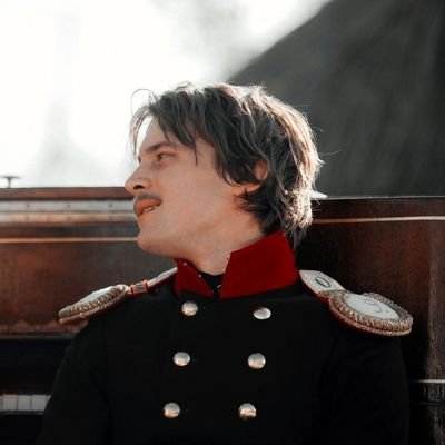 Мари, 21, enfp. Играю на рояле, в генш и закидываюсь рукино/историей/муз.историей