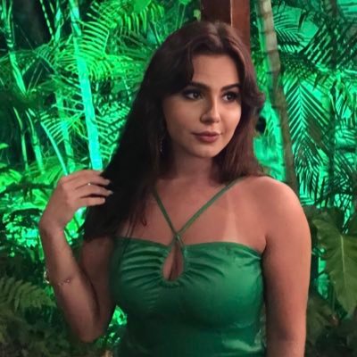 ela/dela • cursando fisioterapia • 20y • força, glória e tradição
