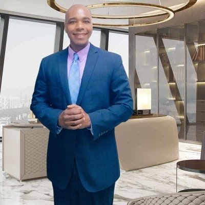 #FactBringer in Chief | Political commentary | International Speaker | CEO, Paul Lunt Media |  Host of Candid with Pooh pcast. Follow Pooh on twitter: @PoohLunt