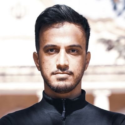 ما سینہ زدیم بے صدا باریدند /
از هر چه که دم زدیم آنها دیدند /
ما مدعیان صف اول بودیم /
از آخر مجلس شهدا را چیدند