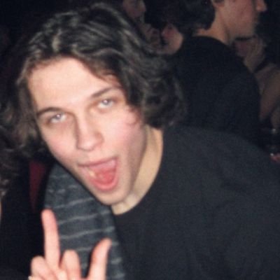 iloveyalei's profile picture. es mas trappin k tu novia diciendo toy hapii,.