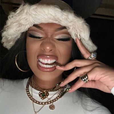 kayla | fan account | megan thee stallion and beyoncé enthusiast | no affiliation to any celebrities.