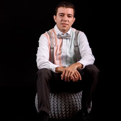 YosoyVictorS's profile picture. Vive como si estuvieras viviendo una segunda vez, y como si hubieras actuado mal la primera vez. - Viktor Frankl
