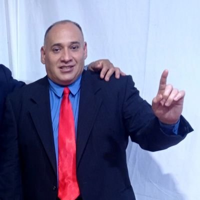 Licenciado en Evaluación de Impactos Ambientales.
Comunicador y Gestor de Redes.
TSU en Informática                       
Estudios Jurídicos actual.