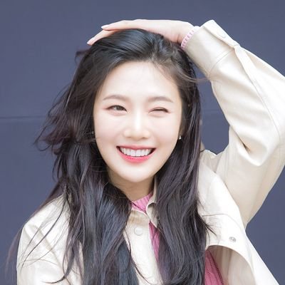 The only thing active here is my love for Park Sooyoung.
