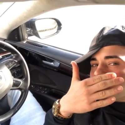 fazipabo's profile picture. 2135