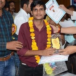 This is my official account 

(B. A political science )
( MLB automouns college Gwalior)
 ( SSC C. G. L ASIPRANT) // STUDENT//DATIA ( M. P)