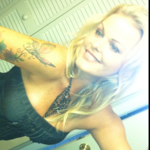 NieceyWhite's profile picture. Runz_w_scissors