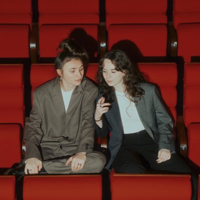 Bedroom-indiepop duo  🎸
Tickets album release shows @ Ancienne Belgique & De Helling ⬇️