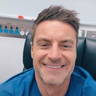 Doctor, an Orthopedic surgeon. and a lovely Dad.
Saving human life is my top priority.