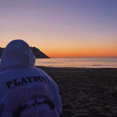 Jx_oek's profile picture. the horizon tries but it’s just not as kind on the eyes..🪐🌌