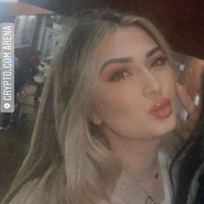 chrisstineee_p's profile picture. 