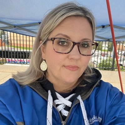 angarntz's profile picture. Oiler Mom 💛💙 Addy and Drew