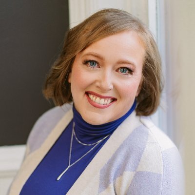 Leadership Coach.
Helping managers & business owners overcome the common challenges of leading a team in today's workplace.
Author. Speaker. Podcaster. She/Her
