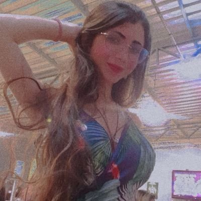 Áries asc escorpião❤️
21y
Seu colar é de conchas,🐚seu vestido se arrasta na areia ,ela tem cheiro de mar🌊 sabe cantar ponto de sereia🧜🏻♀️ Iemanjá🌊💙🐚