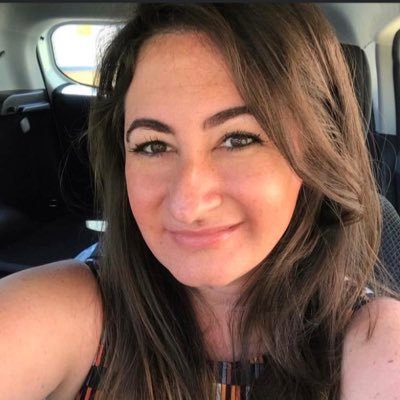 fabianagorayeb's profile picture. Já tive muito critério na vida, hoje tenho twitter