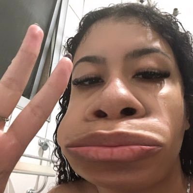 Polyanasouzza_'s profile picture. pare de tentar e comece a desistir